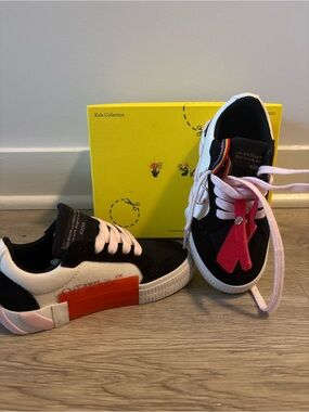Off-White Kids Black & White Sneakers with Pink and Orange Accents